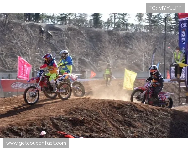 摩托车大奖赛最新动态：赛季新规则引发激烈争议，车手纷纷表态