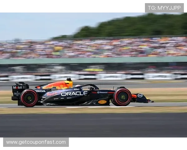 红牛车队再度领跑F1赛场梅赛德斯与法拉利展开激烈追击