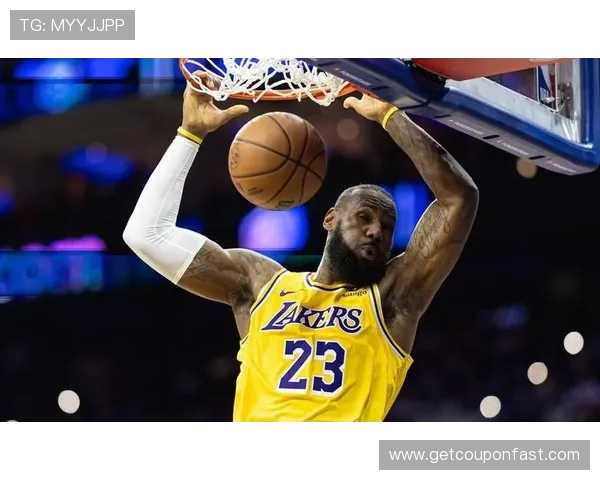 詹姆斯伤情更新湖人季后赛前景堪忧雄鹿连胜状态火热勇士新阵容调整影响